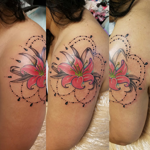 Tattoo Shop «Illustrator Tattoos», reviews and photos, 38505 Chestnut