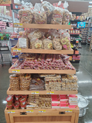 Grocery Store «Superior Grocers», reviews and photos, 9801 Laurel Canyon Blvd, Pacoima, CA 91331, USA