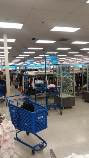 Clothing Store «Ross Dress for Less», reviews and photos, 7884 Van Nuys Blvd, Van Nuys, CA 91402, USA
