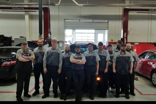 Toyota Dealer «Toyota of Louisville on Dixie Highway», reviews and photos, 6514 Dixie Hwy, Louisville, KY 40258, USA