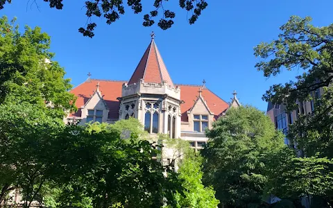 The University of Chicago image