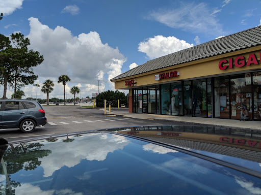 Shopping Mall «Lake Village Shopping MallKitchengaets», reviews and photos, 10601 US-441, Leesburg, FL 34788, USA