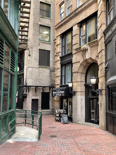 Used Book Store «Commonwealth Books», reviews and photos, 9 Spring Ln, Boston, MA 02109, USA