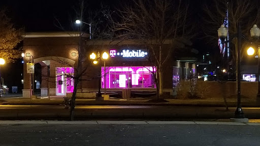 Cell Phone Store «T-Mobile», reviews and photos, 8712 W Grand River Ave a, Brighton, MI 48116, USA