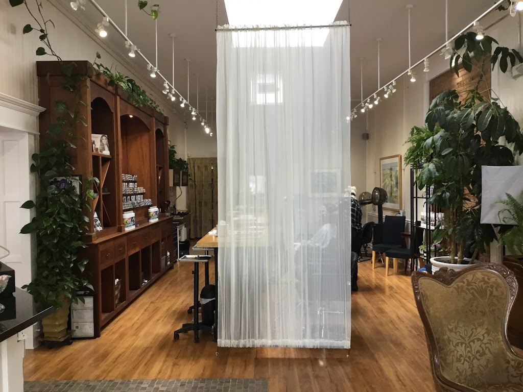Elizabeth Claire Salon 21601