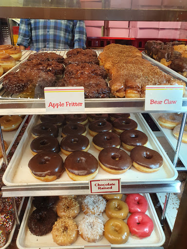 Dessert Shop «Gilroy Donut House», reviews and photos, 703 1st St, Gilroy, CA 95020, USA