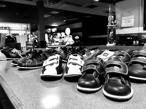 Bowling Alley «AMF Cranston Lanes», reviews and photos, 1450 Elmwood Ave, Cranston, RI 02910, USA