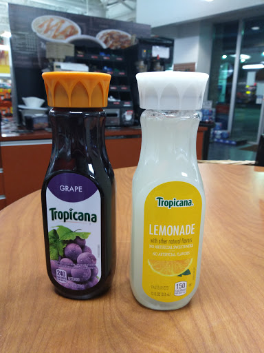 Gas Station «Thorntons», reviews and photos, 7301 Kingsgate Way, West Chester Township, OH 45069, USA