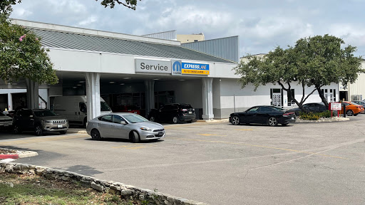 Car Dealer «Ancira Chrysler Jeep Dodge Ram», reviews and photos, 10807 W Interstate 10, San Antonio, TX 78230, USA
