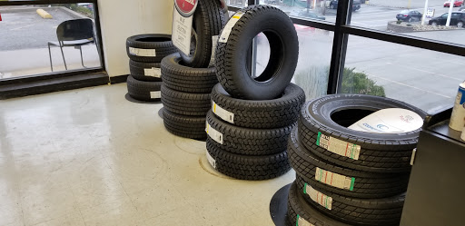 Car Repair and Maintenance «Pep Boys Auto Service & Tire», reviews and photos, 3625 Library Rd, Pittsburgh, PA 15234, USA