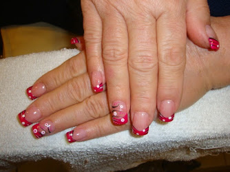 T 5 Nails Salon & Spa