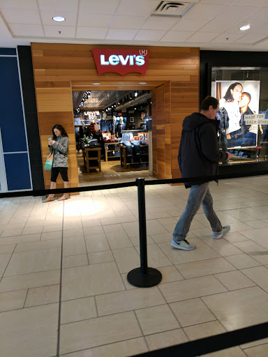 Levi's®