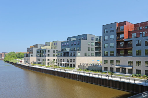 River House Luxury Apartment Homes