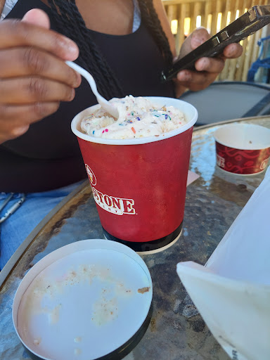 Ice Cream Shop «Cold Stone Creamery», reviews and photos, 2530 Aramingo Ave, Philadelphia, PA 19125, USA