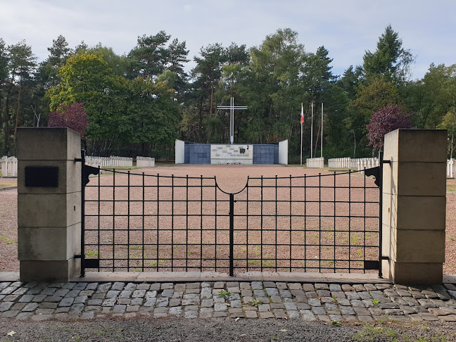 Beoordelingen van Poolse Militaire Begraafplaats Lommel in Lommel - Museum