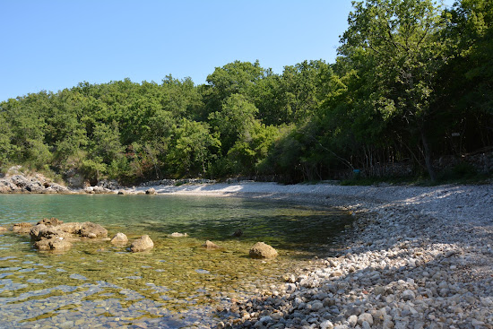 Makneli beach