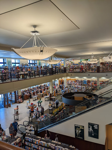 Book Store «Barnes & Noble Booksellers Boca Raton», reviews and photos, 1400 Glades Rd, Boca Raton, FL 33431, USA