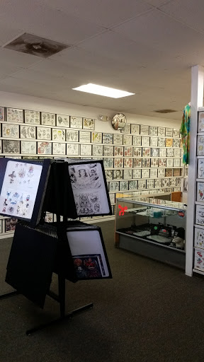 Tattoo Shop «Aces & Eights Tattoo Shop», reviews and photos, 6846 Park Blvd N, Pinellas Park, FL 33781, USA