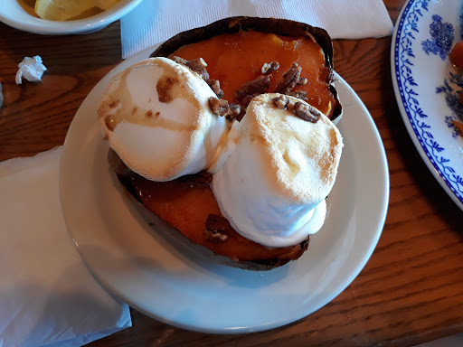 American Restaurant «Cracker Barrel Old Country Store», reviews and photos, 2421 Old Country Inn Dr, Caseyville, IL 62232, USA