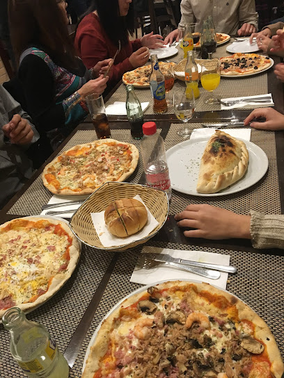 Restaurante Pizzería Cachitos - C. Juan Morales Navarro, 17, 35300 Sta Brígida, Las Palmas, Spain