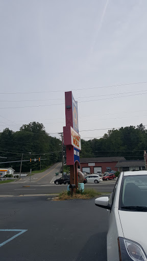 Donut Shop «Doughnut World», reviews and photos, 920 Commonwealth Ave, Bristol, VA 24201, USA