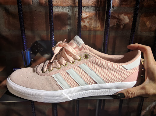 Shopping Mall «Abbot Kinney BLVD Shopping», reviews and photos, Navarre Ct, Venice, CA 90291, USA