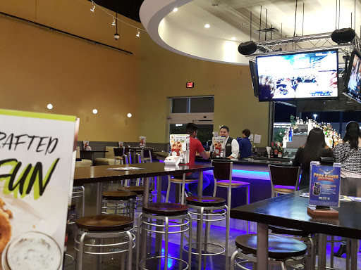 Restaurant «Main Event Entertainment», reviews and photos, 24401 Katy Fwy, Katy, TX 77493, USA
