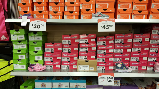 Shoe Store «Shoe Carnival», reviews and photos, 2080 Henderson Mill Rd, Atlanta, GA 30345, USA