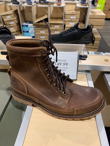 Shoe Store «DSW Designer Shoe Warehouse», reviews and photos, 3889 Medina Rd, Akron, OH 44333, USA