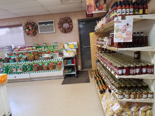 Grocery Store «Indian Trail Country Market», reviews and photos, 4944 US-209, Elizabethville, PA 17023, USA