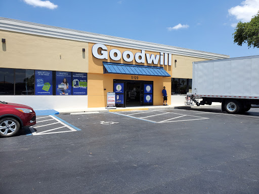 Thrift Store «Goodwill Retail & Donation Center», reviews and photos