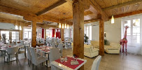 Atmosphère du Restaurant français Restaurant Le Vieux Moulin, aux Cinq Avenues à Marseille - n°16