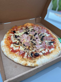 Plats et boissons du Pizzeria La Pizza D'Antho à Aspremont - n°3