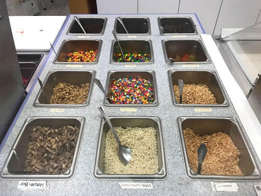 Ice Cream Shop «Carvel», reviews and photos, 305 Valley Rd, Wayne, NJ 07470, USA