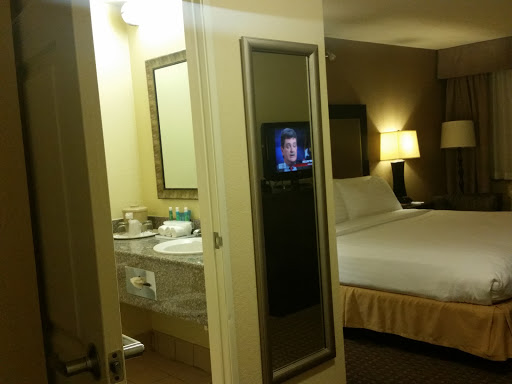 Hotel «Holiday Inn Express Union City», reviews and photos