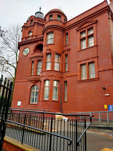 Comments and reviews of Manchester Royal Infirmary