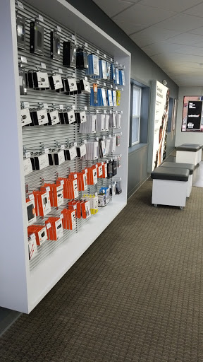 Cell Phone Store «Verizon Authorized Retailer / RW - Downingtown, PA», reviews and photos, 3903 Lincoln Hwy, Downingtown, PA 19335, USA