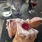 Photo n°1 de l'avis de Fabio.a fait le 24/07/2021 à 21:17 sur le  Le due scimmie à Asti