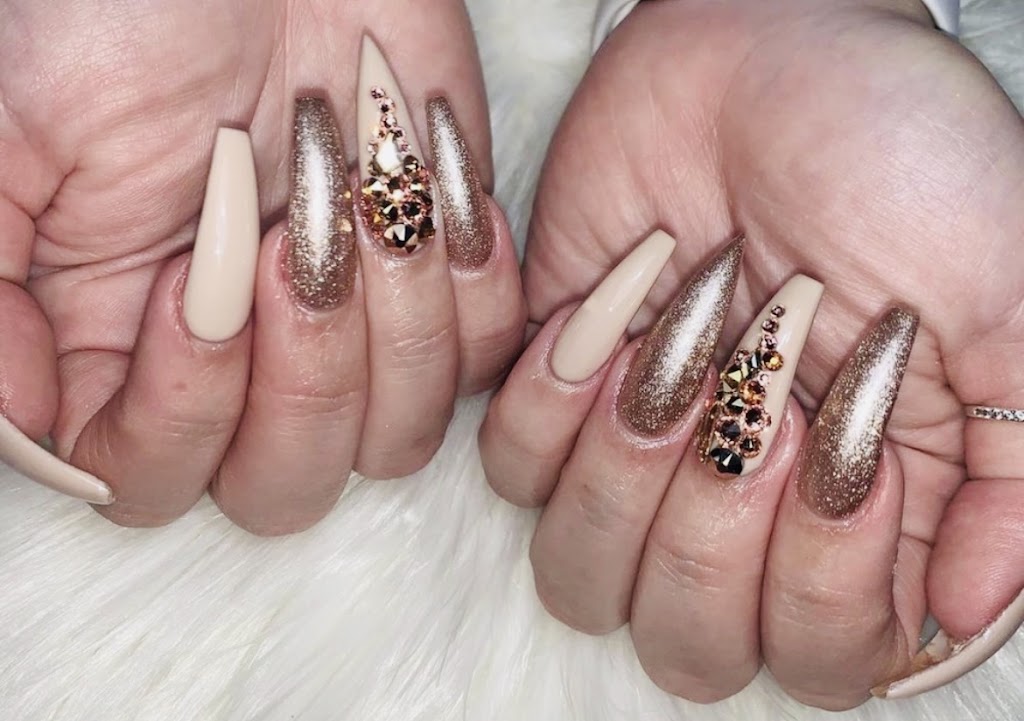 Lush nail bar 85296