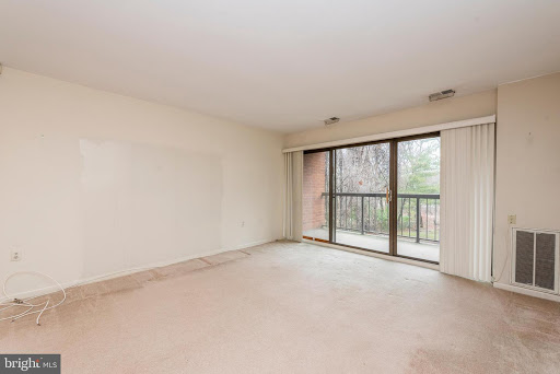 Used Car Dealer «CARCITY», reviews and photos, 533 E 25th St, Baltimore, MD 21218, USA