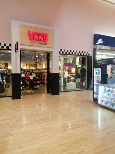 Shopping Mall «Potomac Mills», reviews and photos, 2700 Potomac Mills Cir, Woodbridge, VA 22192, USA