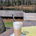 Photo n°2 de l'avis de Michael.. fait le 15/04/2022 à 09:18 sur le  Schwimm-Hütte Völser Weiher à Völs am Schlern