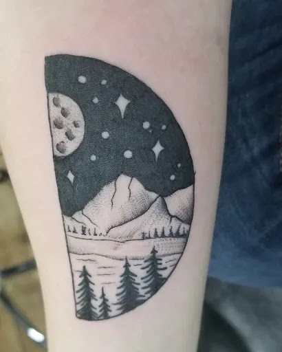 Tattoo Shop «Screaming Needle Tattooing», reviews and photos, 652 28th St SW, Wyoming, MI 49509, USA