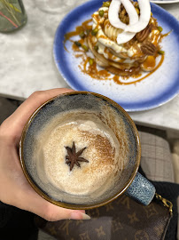 Cappuccino du Restaurant servant le petit-déjeuner AZUR CAFÉ BRUNCH & COFFEE CHAMPS-ELYSÉES à Paris - n°10