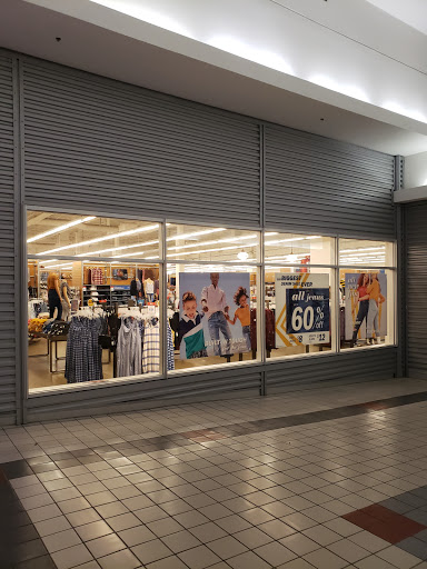 Old Navy, 100 Independence Way, Danvers, MA 01923, USA, 