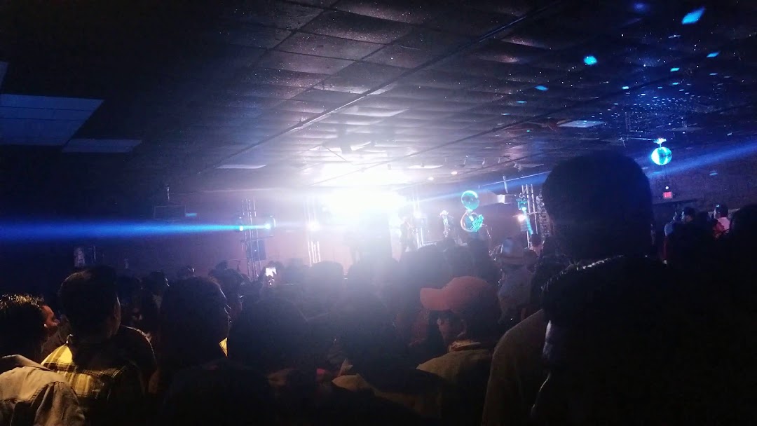 X Kandalo Night Club