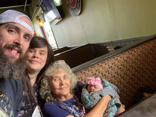 Pizza Restaurant «Round Table Pizza», reviews and photos, 10150 SW Beaverton Hillsdale Hwy, Beaverton, OR 97005, USA