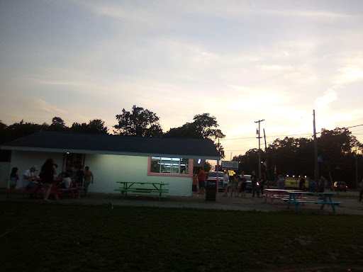 Ice Cream Shop «North Pole Ice Cream Shop», reviews and photos, 2973 Heights Ravenna Rd, Muskegon, MI 49444, USA