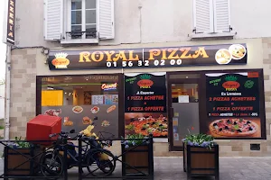 Royale Pizza image