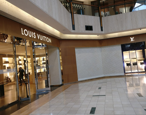 Shopping Mall «Northbrook Court», reviews and photos, 2171 Lake Cook Rd, Northbrook, IL 60062, USA